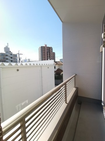 アプト ウィスタリアのバルコニー|ゆったりとスペースのある洗面所