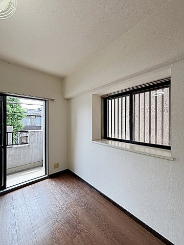 ハイツサンシャインⅡの内装|明るい室内です