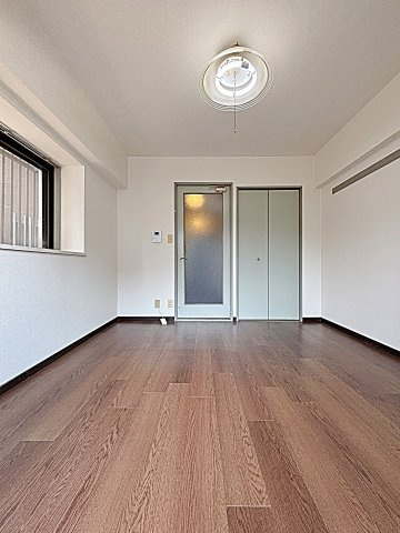ハイツサンシャインⅡの居間・リビング|こちらの居間で趣味の時間をお楽しみください