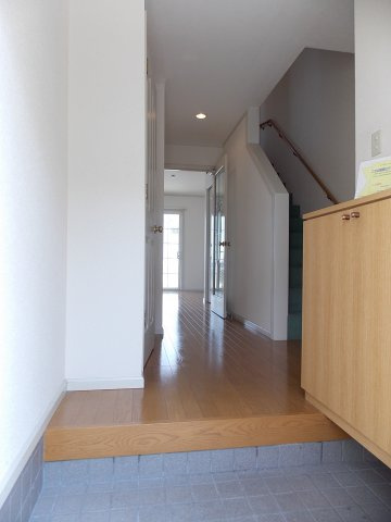 エスパスよもぎ台の玄関|シンプルで使いやすい玄関です