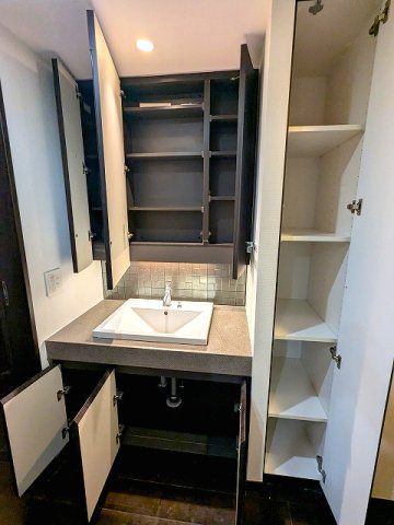 RESIDIA日本橋馬喰町Ⅲの洗面所|独立洗面台