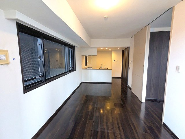 RESIDIA日本橋馬喰町Ⅲの設備|リビングに床暖房、ビルトインエアコン、カウンターキッチン、角部屋2面採光