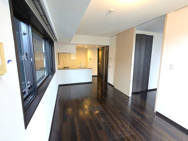 RESIDIA日本橋馬喰町Ⅲの設備|リビングに床暖房、ビルトインエアコン、カウンターキッチン、角部屋2面採光