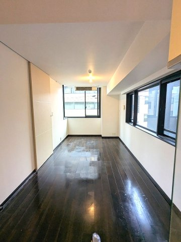 RESIDIA日本橋馬喰町Ⅲの設備|リビングに床暖房、ビルトインエアコン、カウンターキッチン、角部屋2面採光