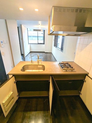 RESIDIA日本橋馬喰町Ⅲの設備|ガス2口カウンターキッチン、浄水器