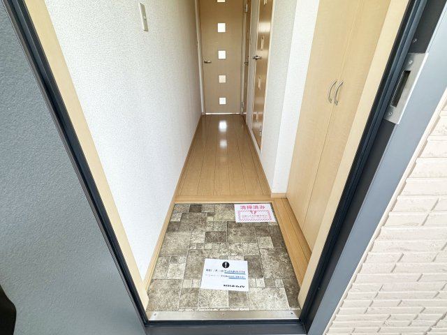 ビレッジ北久保 C棟の玄関