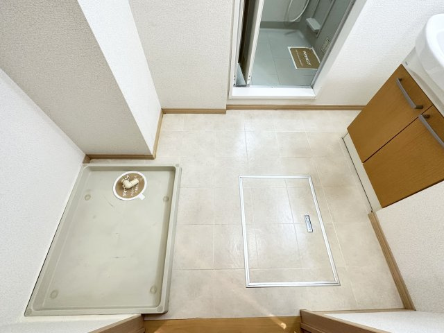 ビレッジ北久保 C棟の洗面所