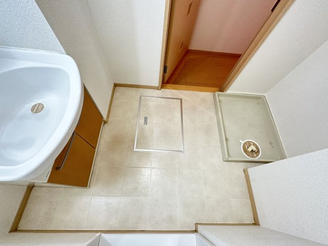 ビレッジ北久保 C棟の洗面所