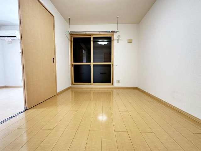 ビレッジ北久保 C棟の洋室