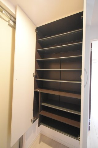 ジラソーレのその他|シューズボックス