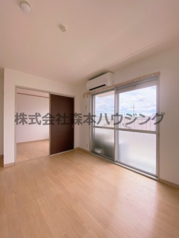 【居間・リビング】 | 　チェリー広野 | ゆったり過ごせる居間です