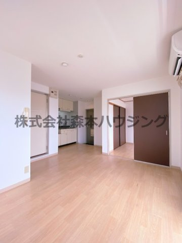 【居間・リビング】 | 　チェリー広野 | こちらの居間で趣味の時間をお楽しみください