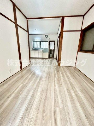 長池町３丁目戸建の居間・リビング