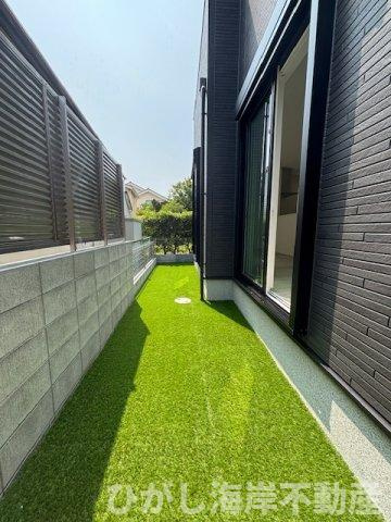 茅ヶ崎市松が丘1丁目　新築戸建　の庭|南側　お庭