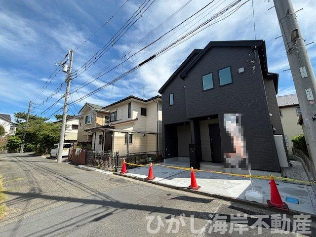 茅ヶ崎市松が丘1丁目　新築戸建　の前面道路含む現地写真|現地外観