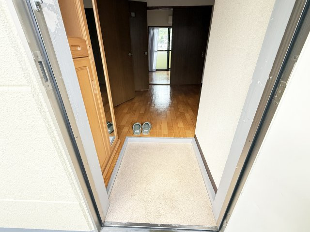 コスモ一宮の玄関