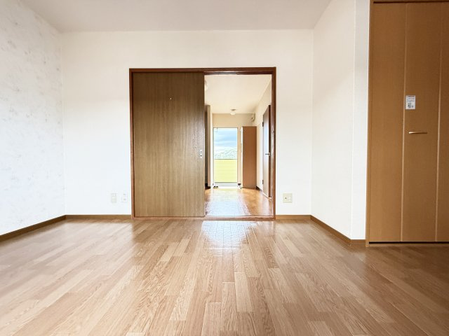 コスモ一宮の洋室