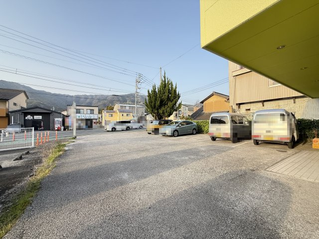 コスモ一宮の駐車場