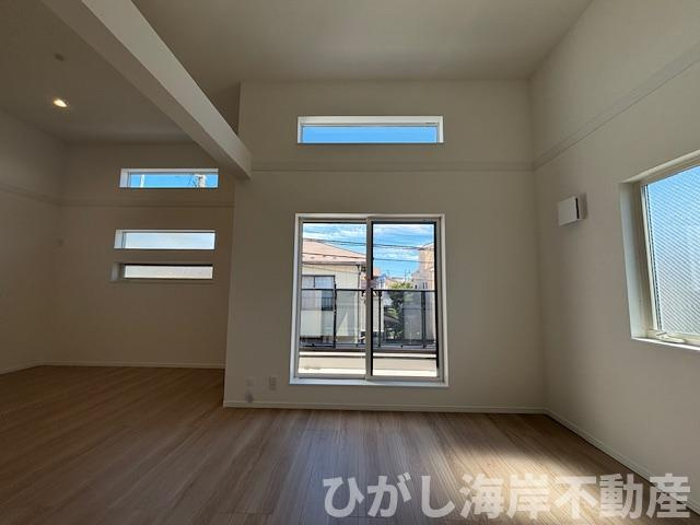 藤沢市辻堂元町5丁目　 新築戸建　全2棟 のダイニング|18.7帖　床暖房付きLDKです。