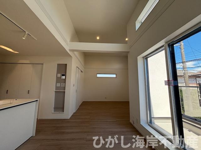 藤沢市辻堂元町5丁目　 新築戸建　全2棟 の居間・リビング|18.7帖　床暖房付きLDKです。