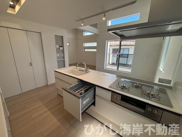 藤沢市辻堂元町5丁目　 新築戸建　全2棟 のキッチン|食洗器付きシステムキッチン