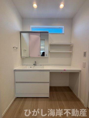 藤沢市辻堂元町5丁目　 新築戸建　全2棟 の独立洗面台|三面鏡化粧台