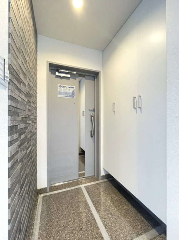 サーパス高松駅前フレシアサンポートの玄関|玄関
シューズボックス付き！