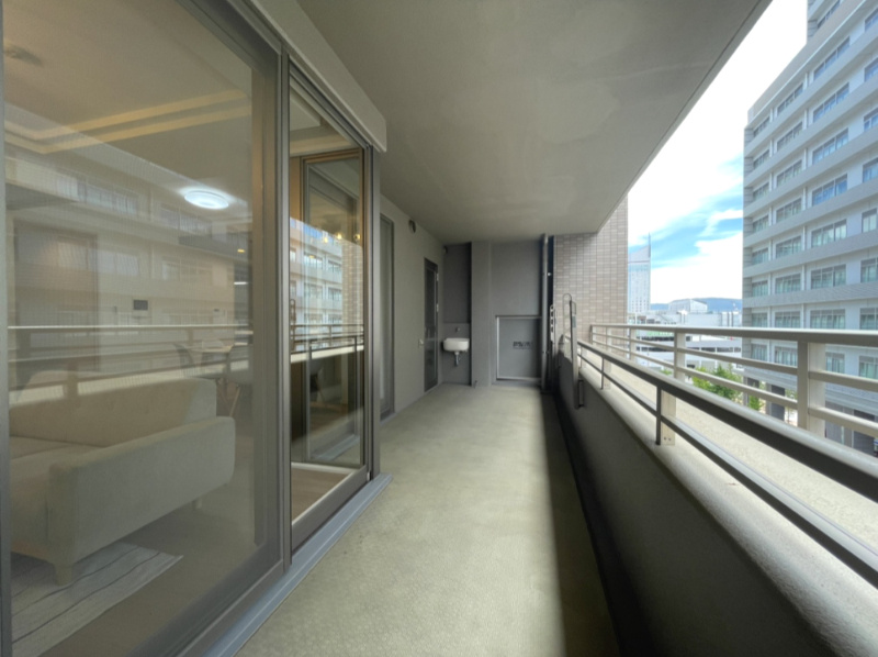 サーパス高松駅前フレシアサンポートのバルコニー|バルコニー
スロップシンク付き！