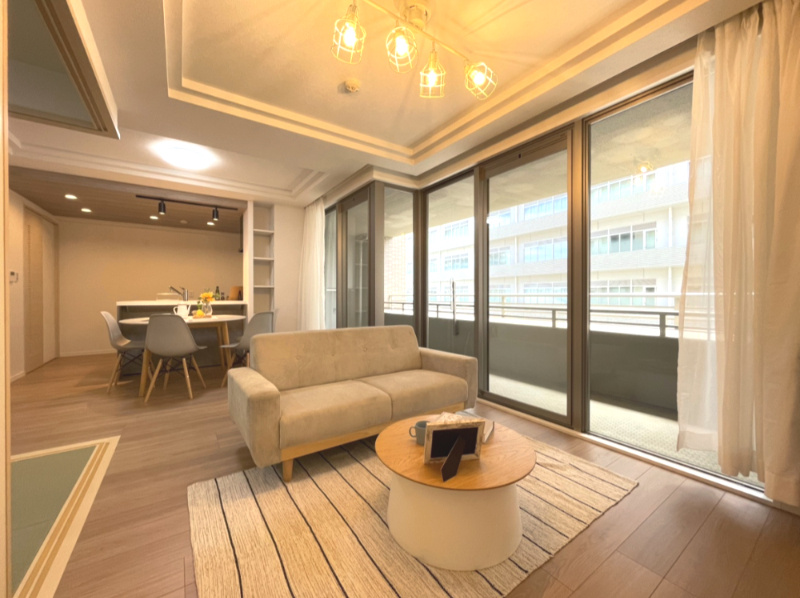 サーパス高松駅前フレシアサンポートの居間・リビング|LDK約15.6帖