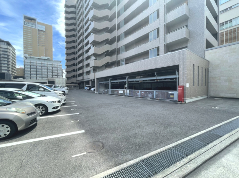 サーパス高松駅前フレシアサンポートの駐車場|駐車場有６，５００～１０，５００円／月額
※空き状況は管理会社へ要確認