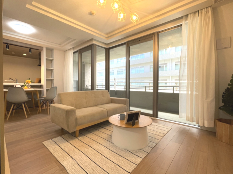 サーパス高松駅前フレシアサンポートの居間・リビング|LDK約15.6帖