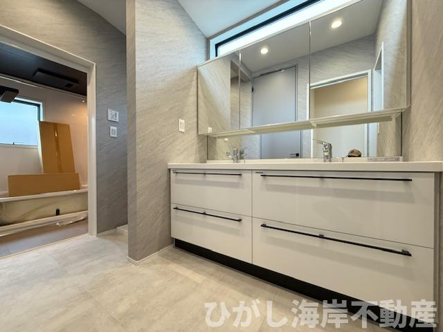 茅ヶ崎市浜竹4丁目　新築戸建　全２棟の脱衣所|脱衣スペース