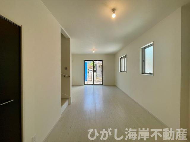 平塚市平塚1丁目  新築戸建　全２棟の居間・リビング|17.1帖　LDK