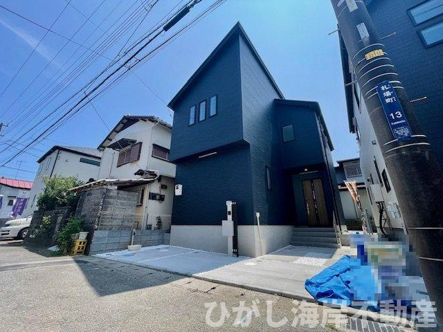 平塚市札場町　新築戸建  　全２棟の前面道路含む現地写真|現地外観