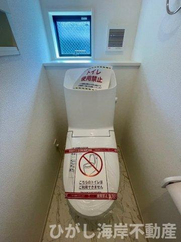 平塚市札場町　新築戸建  　全２棟のトイレ|洗浄機能付きお手洗い