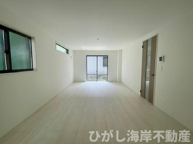 平塚市札場町　新築戸建  　全２棟の居間・リビング|17.8帖　LDK