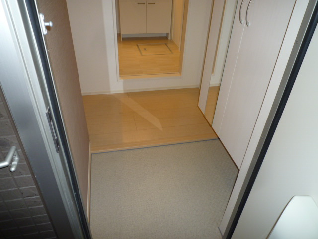 レザン倉敷の玄関