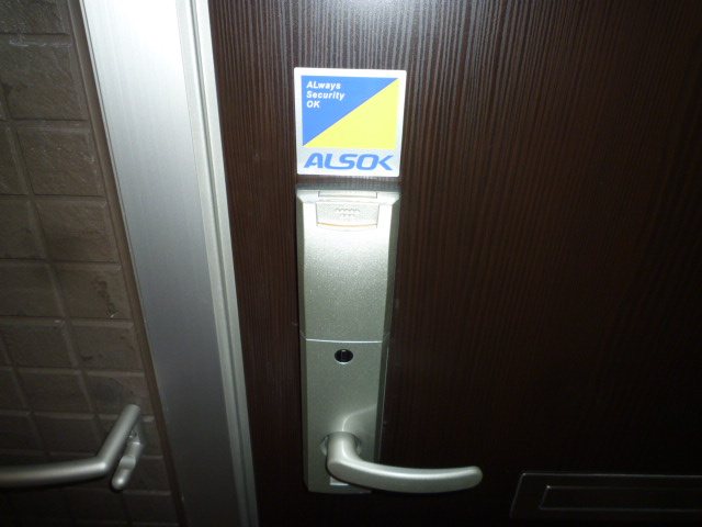 レザン倉敷の玄関