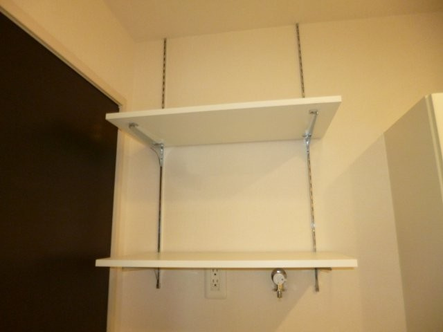 レザン倉敷の収納|洗濯機上棚