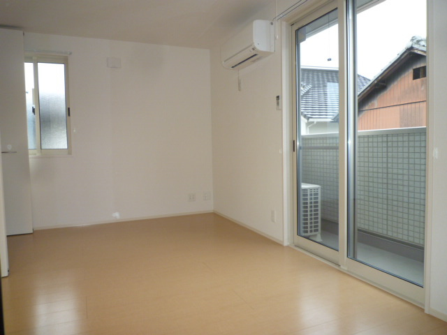 レザン倉敷の居間・リビング