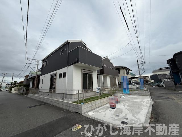 茅ヶ崎市柳島１丁目　新築戸建　全２棟の前面道路含む現地写真|現地外観