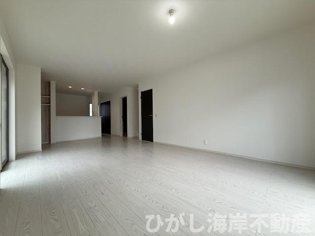 茅ヶ崎市柳島１丁目　新築戸建　全２棟のダイニング|21.2帖　LDK