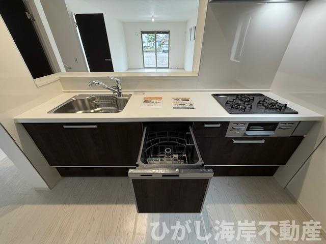 茅ヶ崎市柳島１丁目　新築戸建　全２棟のキッチン|食洗器付きシステムキッチン