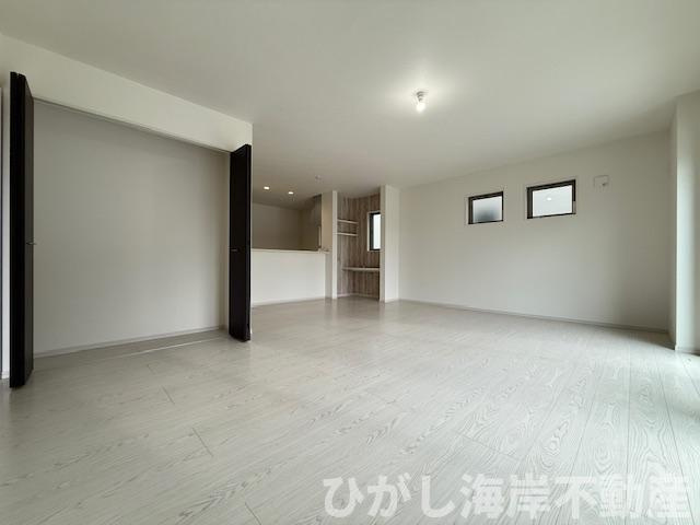 茅ヶ崎市柳島１丁目　新築戸建　全２棟のダイニング|21帖　LDK