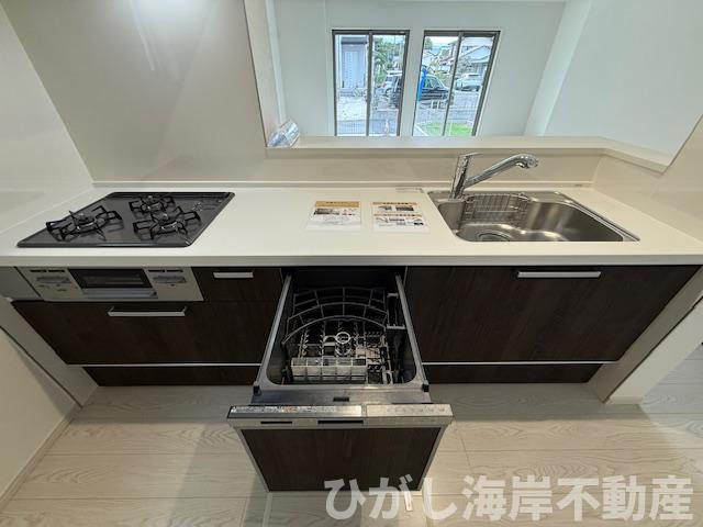 茅ヶ崎市柳島１丁目　新築戸建　全２棟のキッチン|食洗器付きシステムキッチン