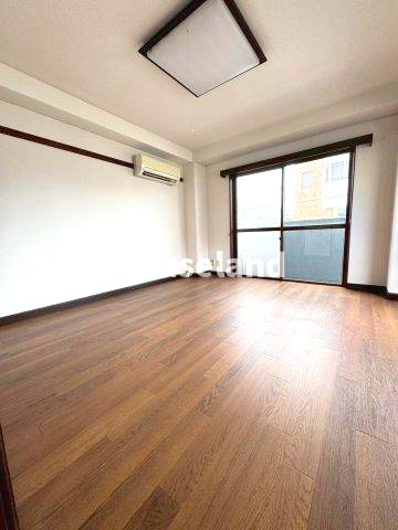 和歌山市堀止南ノ丁の賃貸マンションの居間・リビング