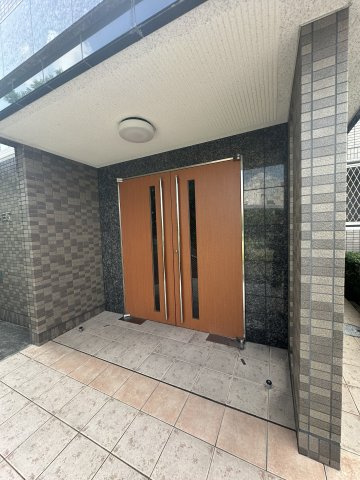 リヴィエール三好のエントランス