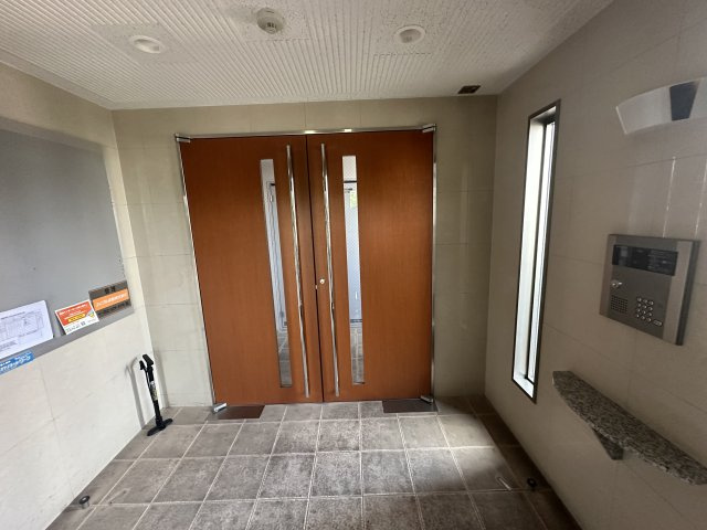 リヴィエール三好のエントランス