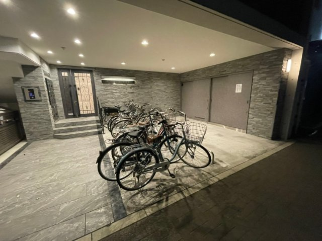 アールズコート千種イースト　名古屋市賃貸　仲介手数料無料の駐車場