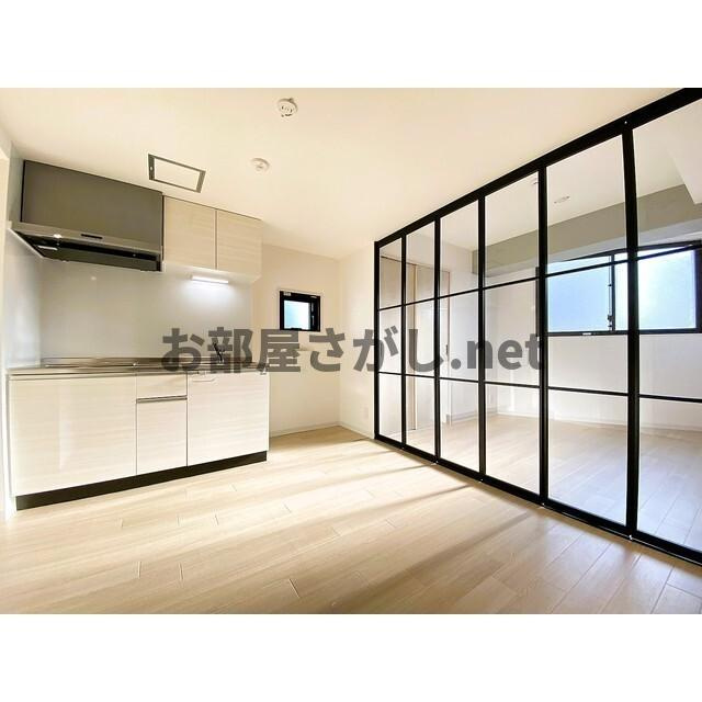 ラシクラス麹町【公式】の居間・リビング